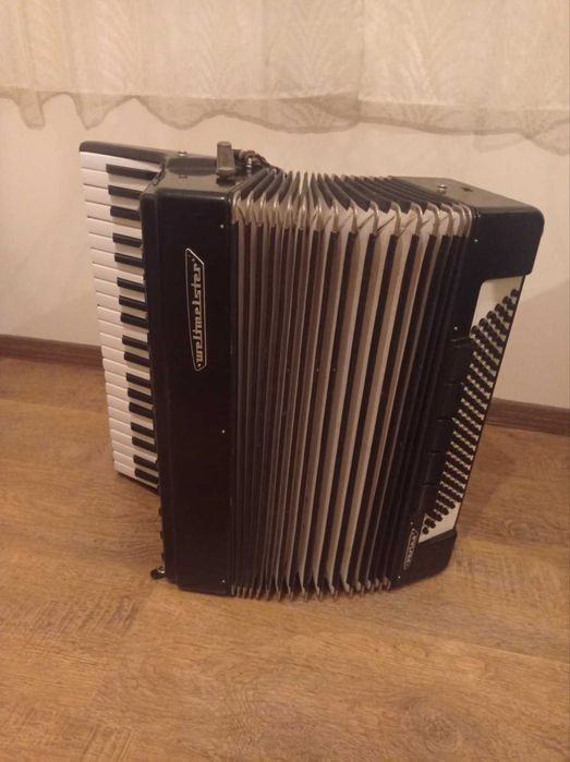 Продавам акордеон