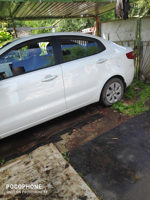 Автомобиль КИА РИО 2014 года