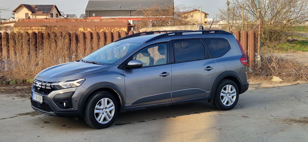 Vand Dacia jogger 7 locuri automată 1.6 benzina haybrid an 2024