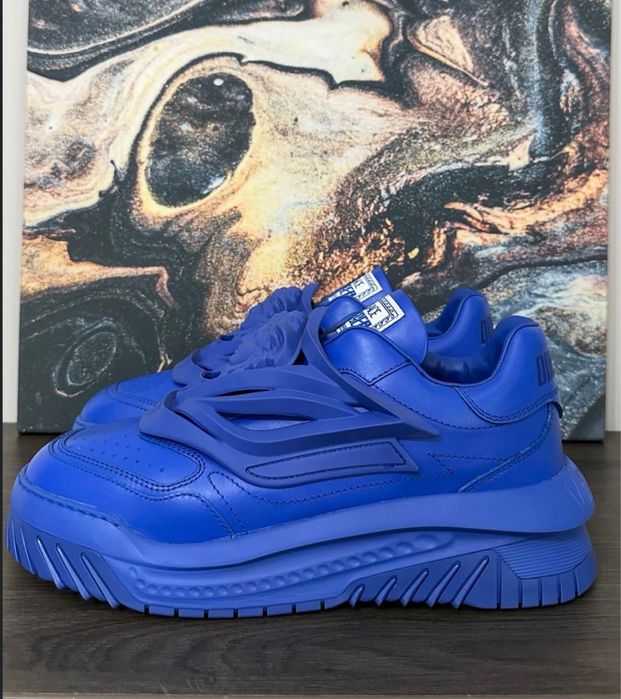 Adidasi versace odissea