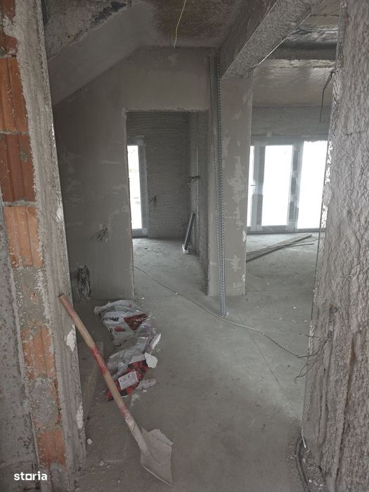 Casă nouă cu 5 camere și mansardă