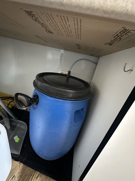 Продавам чисто нова търговска каравана