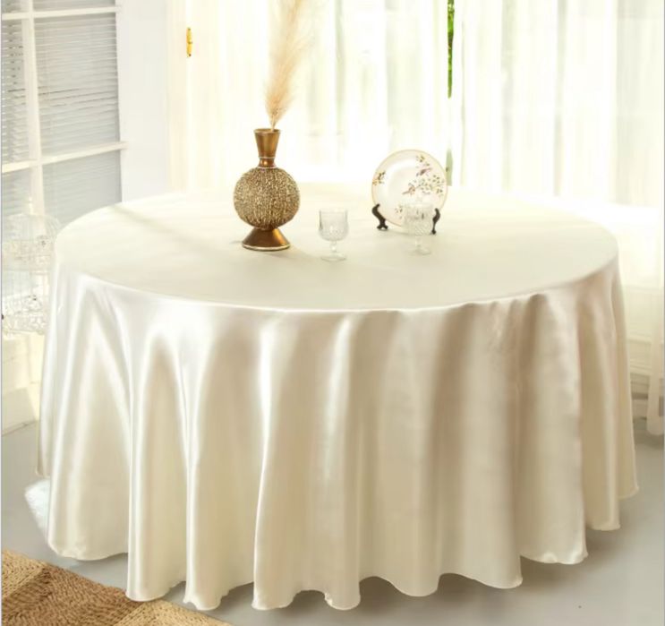 Fata(fete)de masa rotunda/Sali de Evenimente