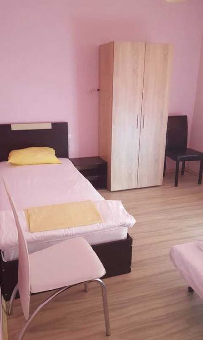 Дава се под наем Двустаен апартамент в Бургас, Меден рудник - зона А - 90 кв.м за 165 € - Снимка #3