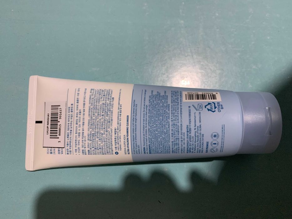Продаю удодовою косметику Holika-Holika / Misha (гель и умывашка)