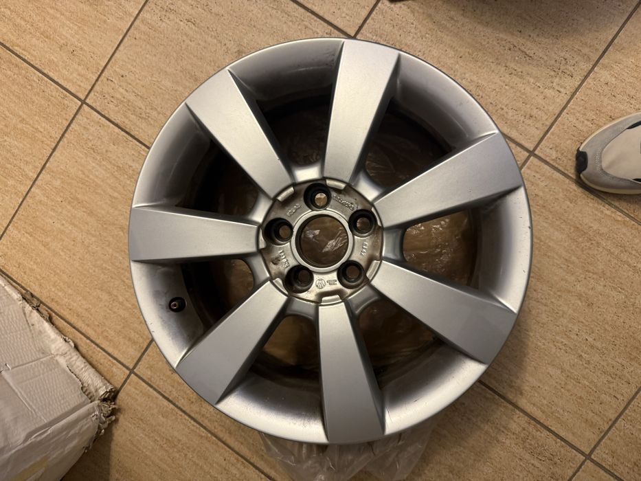 Vand jante aliaj  (16)  VW ( Bettle,Bora,Golf 4)  originale