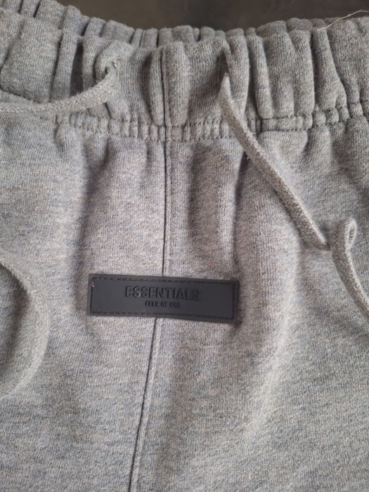 Pantaloni scurti essentials