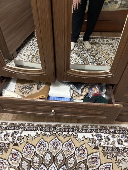 Продам шифоньер для спальной комнаты