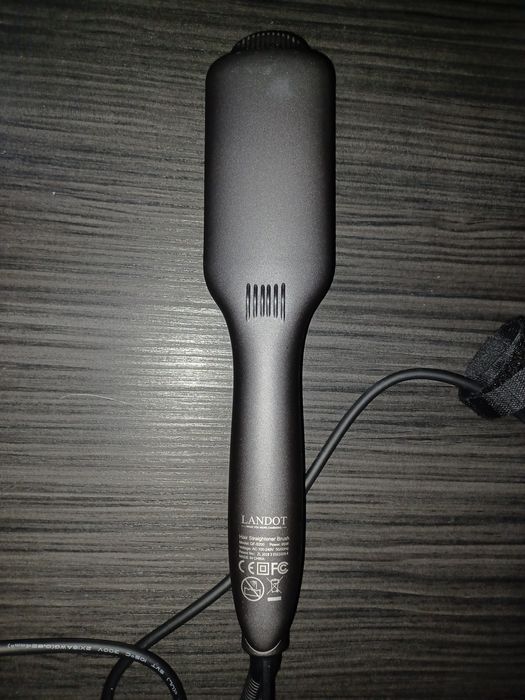 Vând perie de îndreptat Landot originala