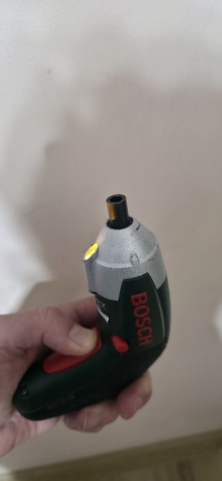 Surubelnita cu acumulator IXO 3,6V Li-Ion Bosch