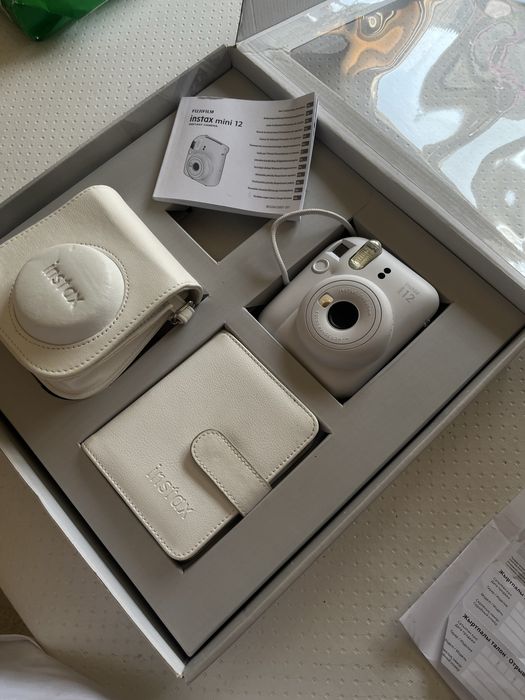 Instax mini 12,без фотопленки