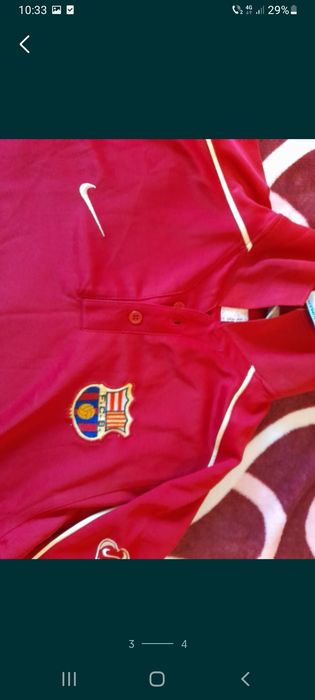 Vand tricou barcelona, ca nou, marimea M dar merge si L pret 50 lei
