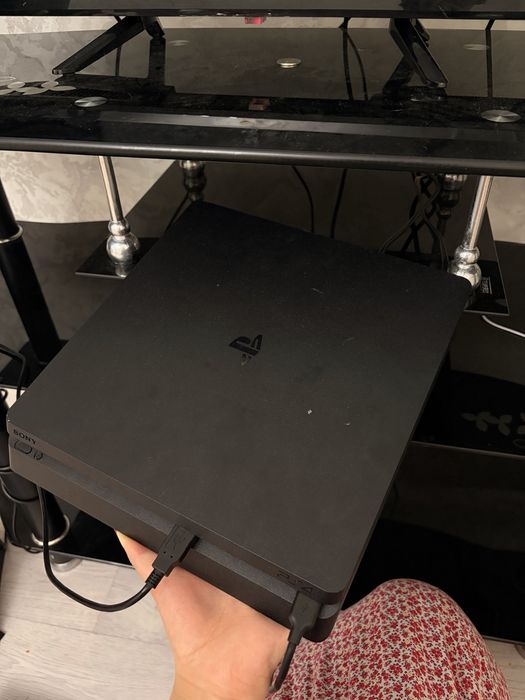 Playstation 4 slim