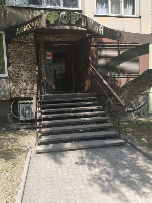 Продам кафе-бар, своя парковка