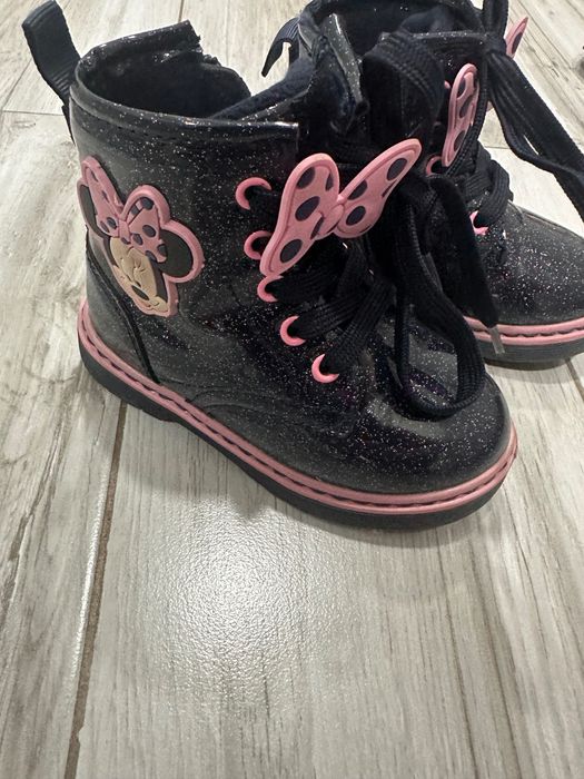 Боти на Minnie Mouse размер 24