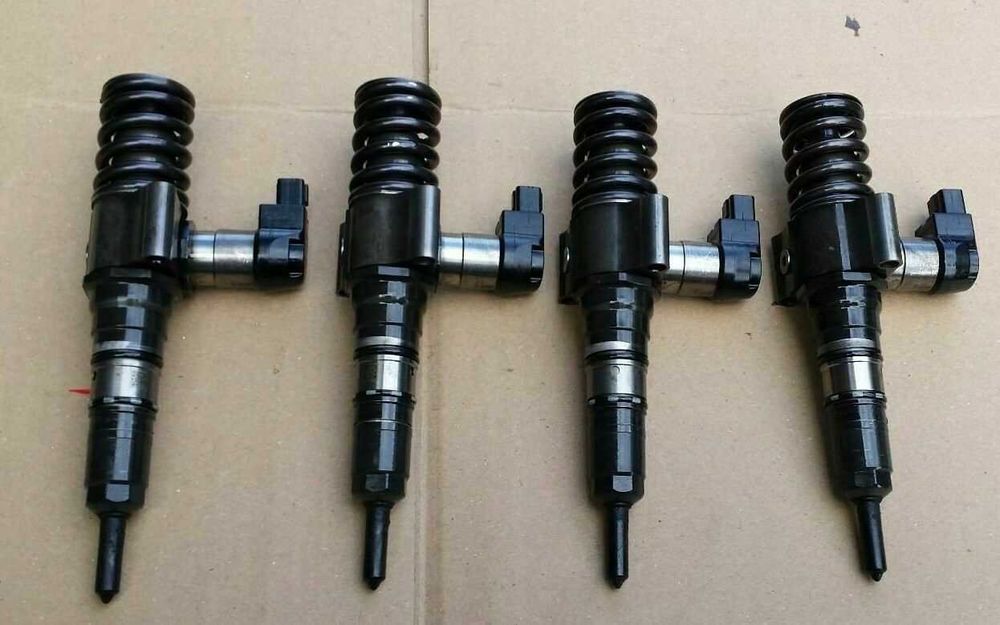 Injector 03G130073T 2.0TDI BMR BMN BRD 170cp Vw Passat B6 Audi A4 B7