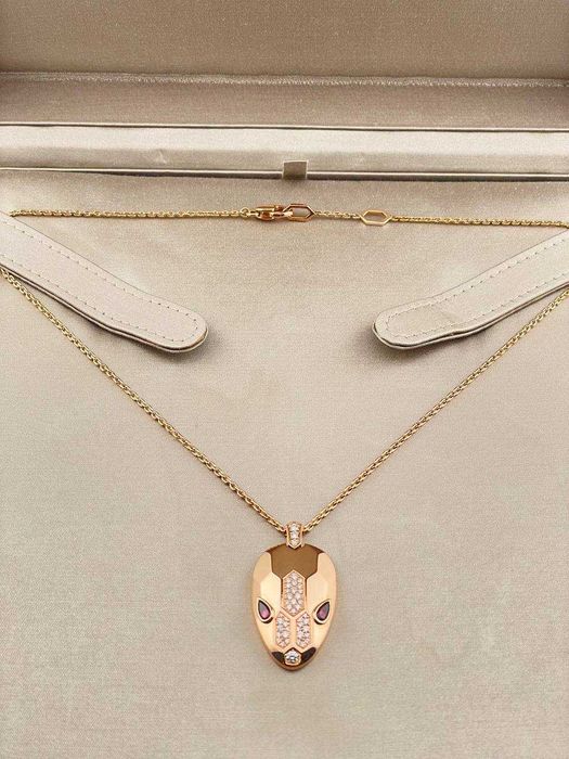 Колье Bvlgari Serpenti