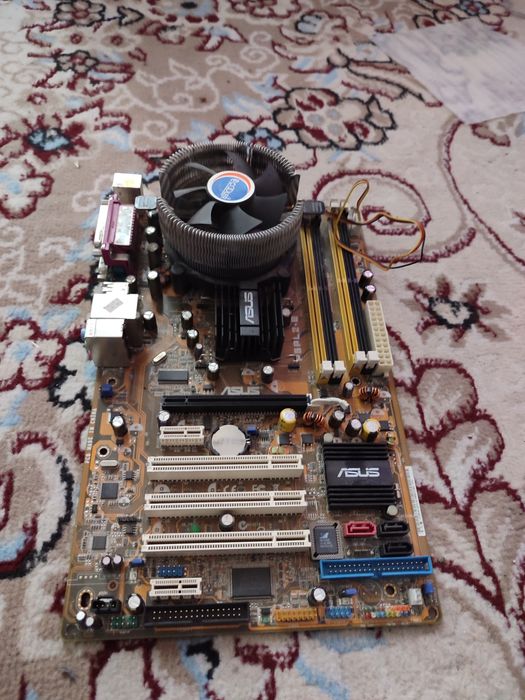 Материнская плата ASUS