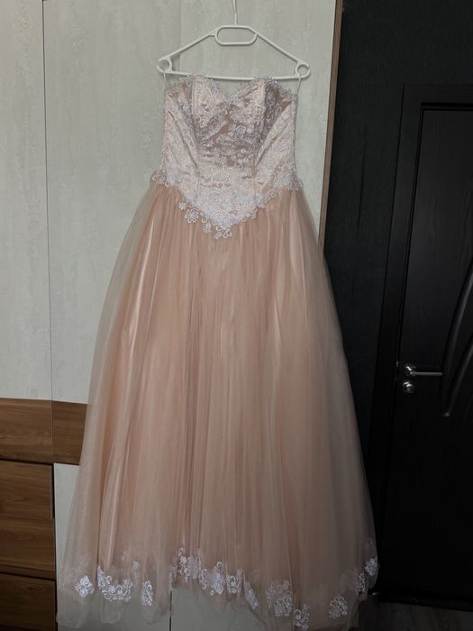Бална рокля розова като нова