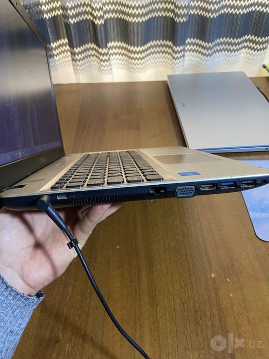 Noutbuk Asus X541SA