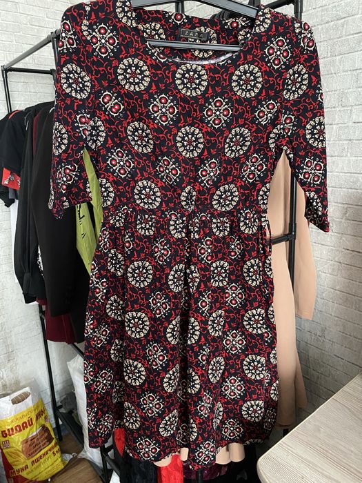 Продам платья размер 42-44