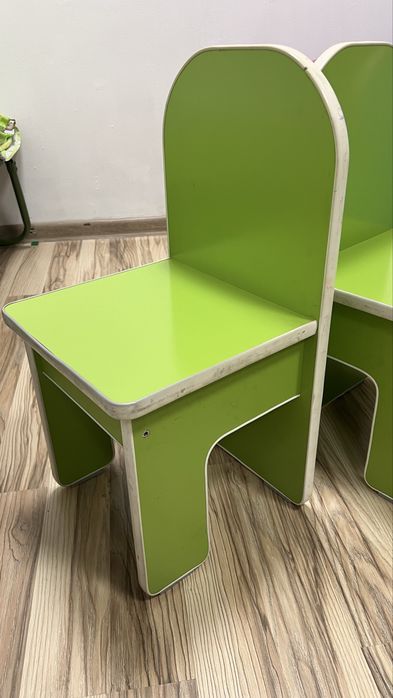 Стол и стулья детские шкафчики