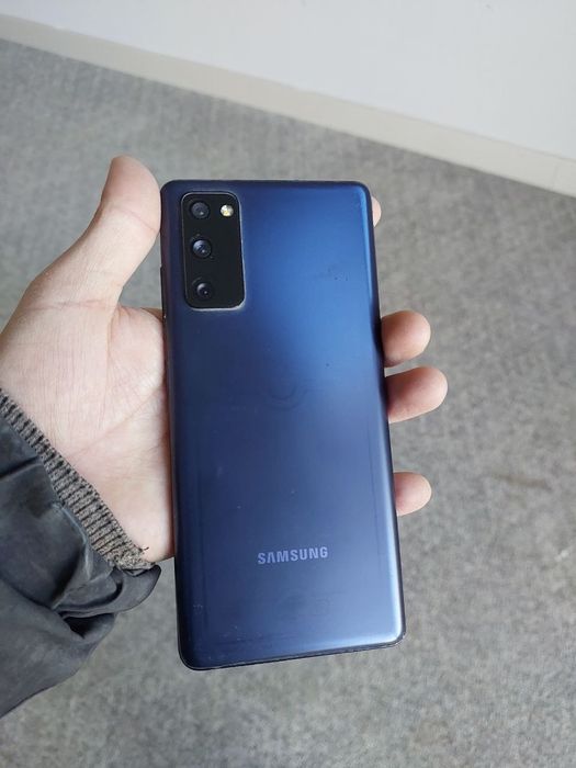 Samsung S20 fe sotiladi