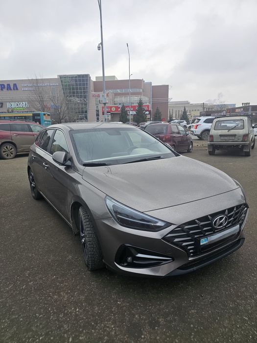 Продам авто ,купленная в салоне.