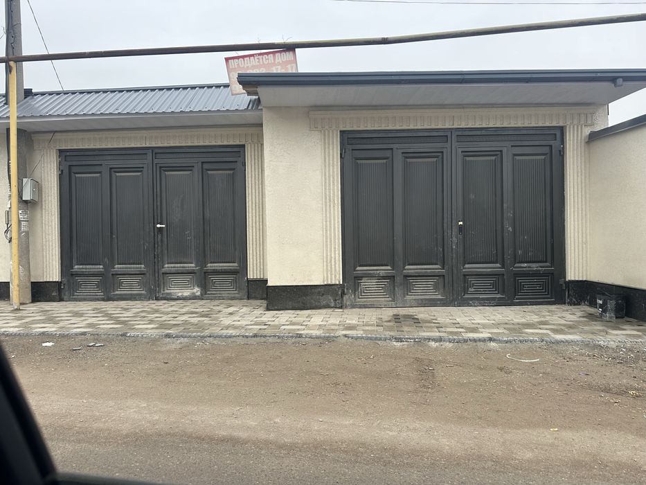 Участка сотилади 2,5 сотик 4 та хона + кухня 3 та санаузел нархи 80000