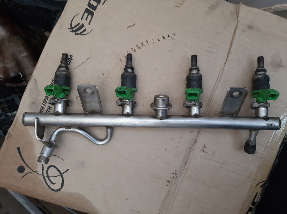 Двс m271 запчастей  головка,коллектор, помпа,компрессор