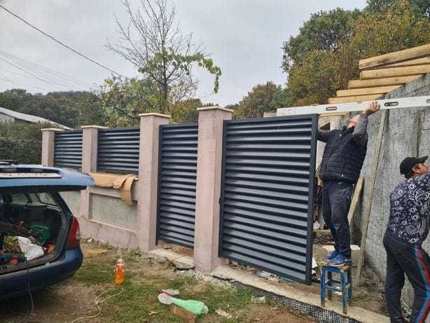 Construim garduri si porti din panouri stil jaluzele, sipca metalica, tabla cutata, BCA