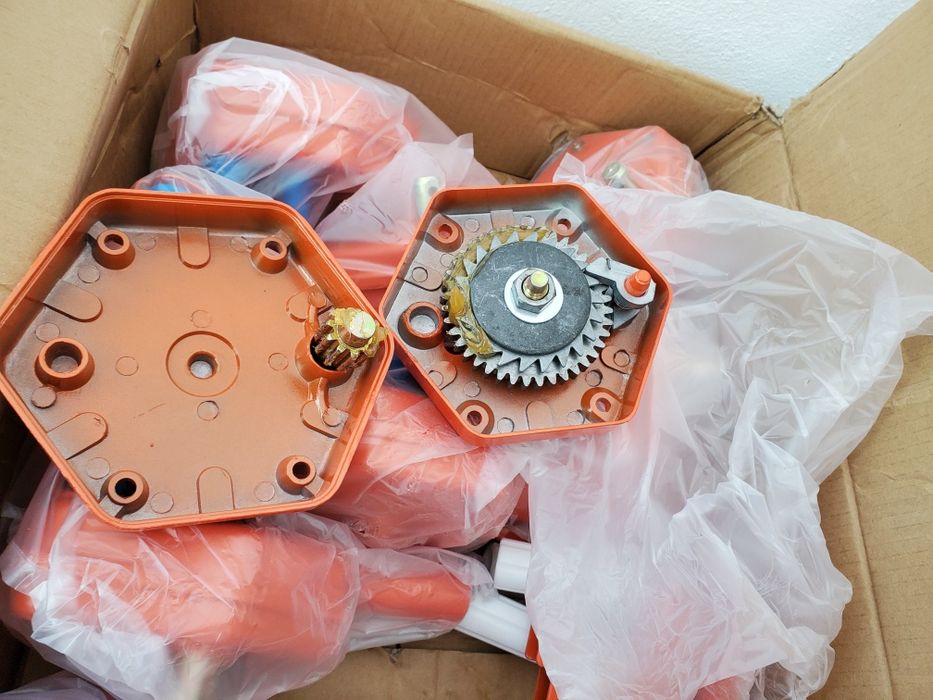 Macara cu cliket pentru aerisire solar