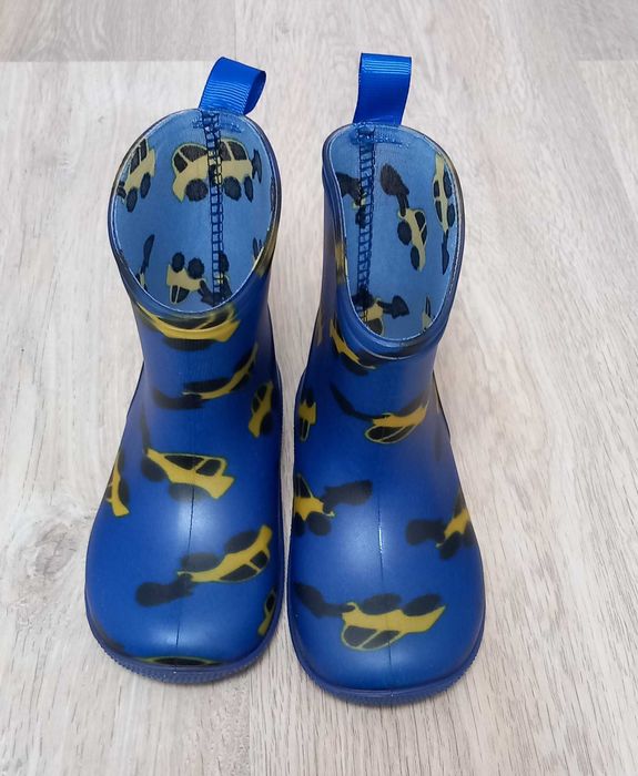 Cizmulite din cauciuc, marimea 22-23, 24-25, aproape noi