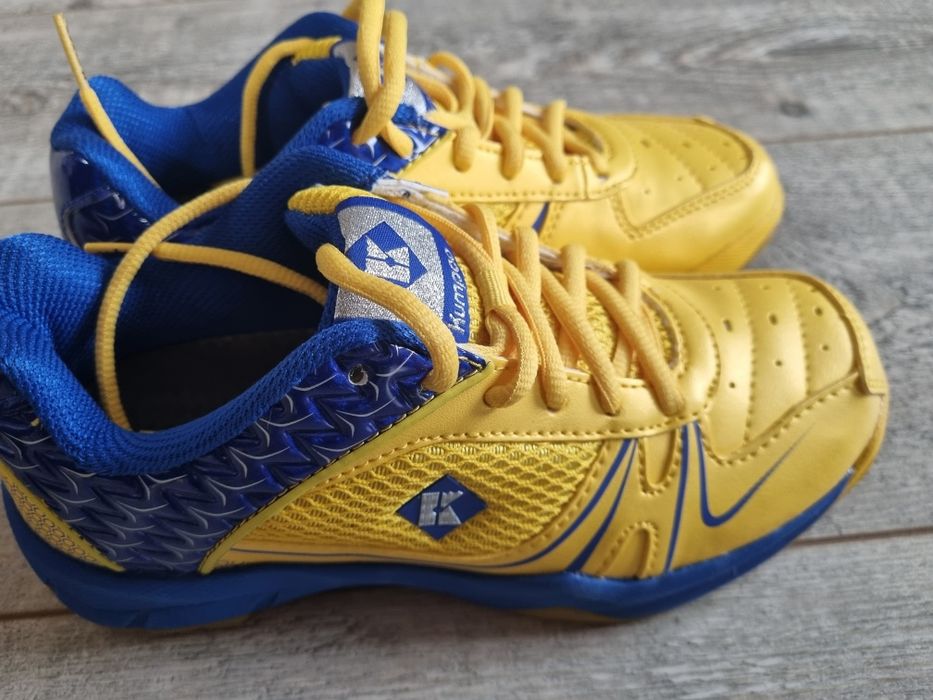 Нови  обувки за бадминтон Kumpoo