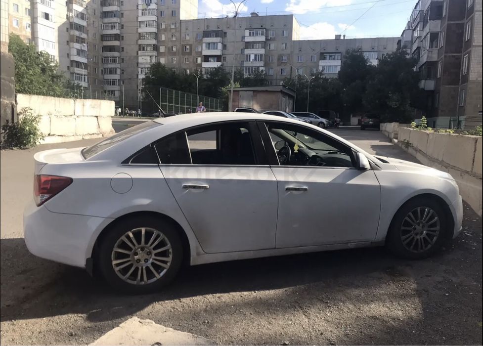 Продаю shevrolet cruze