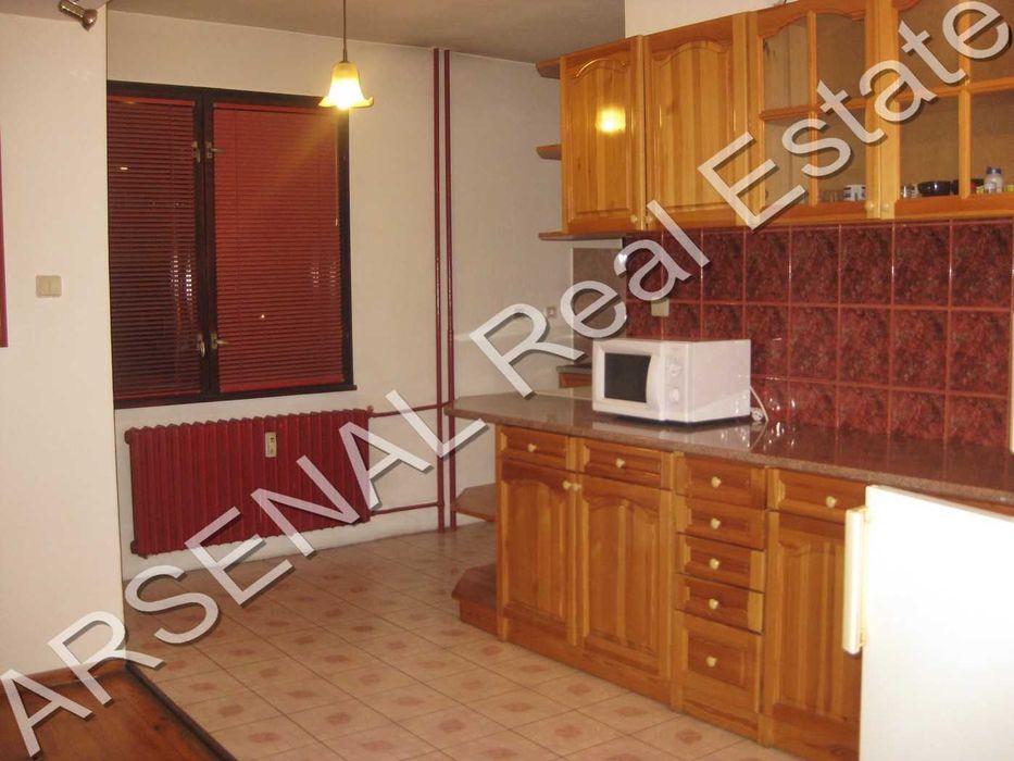 Дава се под наем Тристаен апартамент в София, Редута - 140 кв.м за 847.62 € - Снимка #1