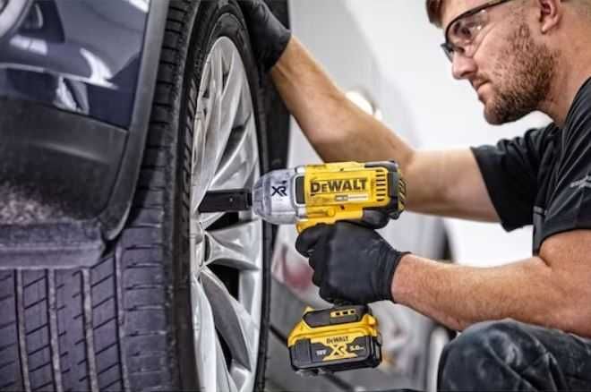 Акумулаторен гайковерт ударен DeWALT DCF899N , 18V, 950 Nm