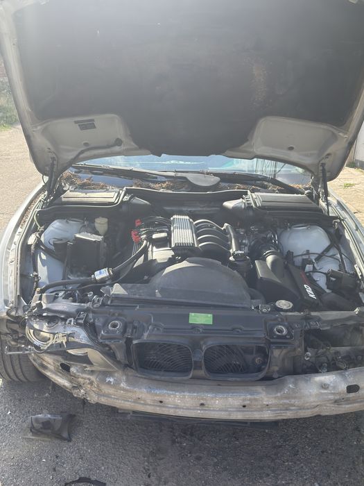BMW e39 528i  на части