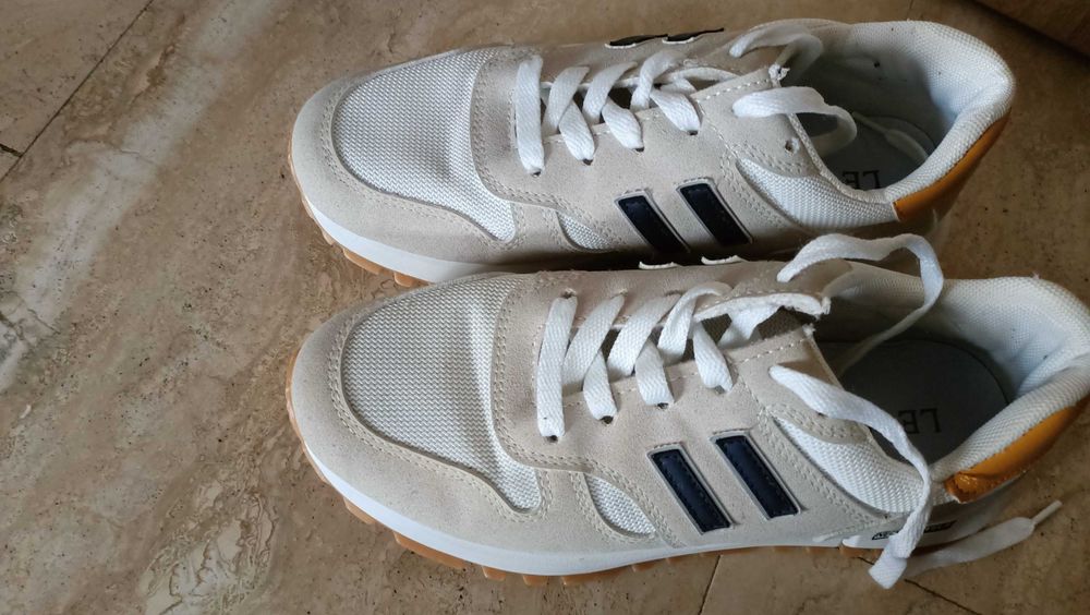 Adidași mărimea 38-39