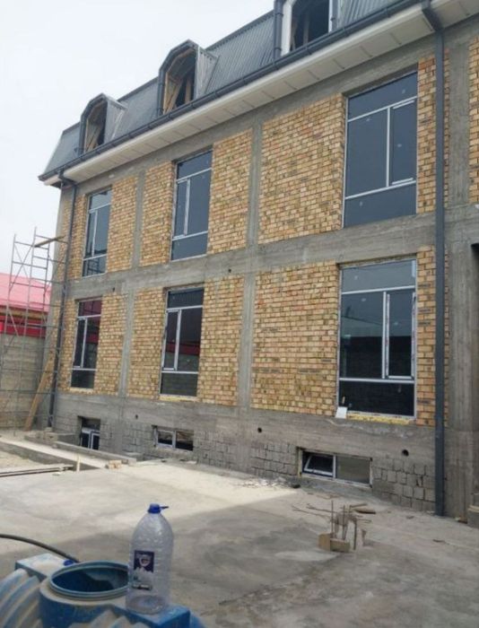 Hovli sotiladi 3 sotiq