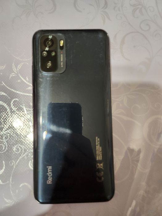 Продаю redmi note 10