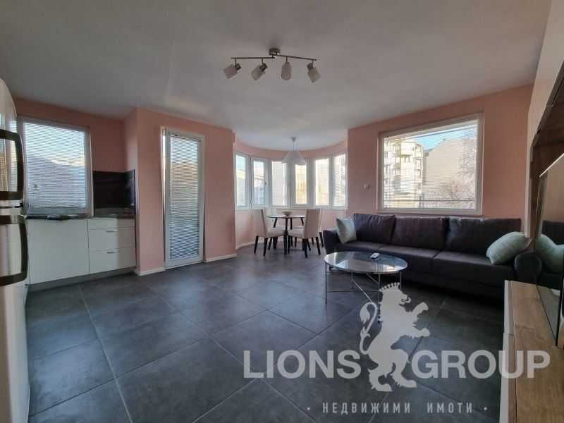 Дава се под наем Двустаен апартамент в Варна, Център - 60 кв.м за 459 € - Снимка #3