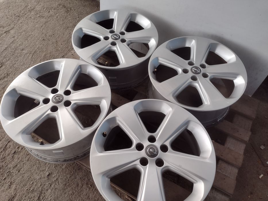 Перфектни 18-5х105 ЕТ38 7j  Opel Mokka