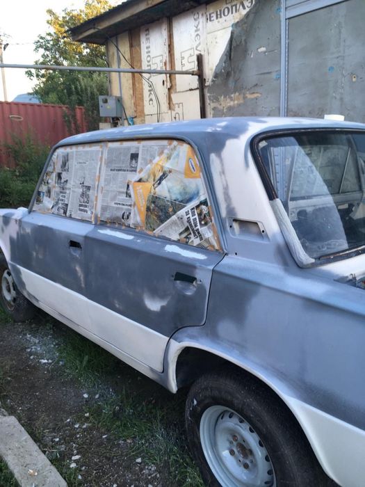 Жигули 21061 с 11 двигателем.