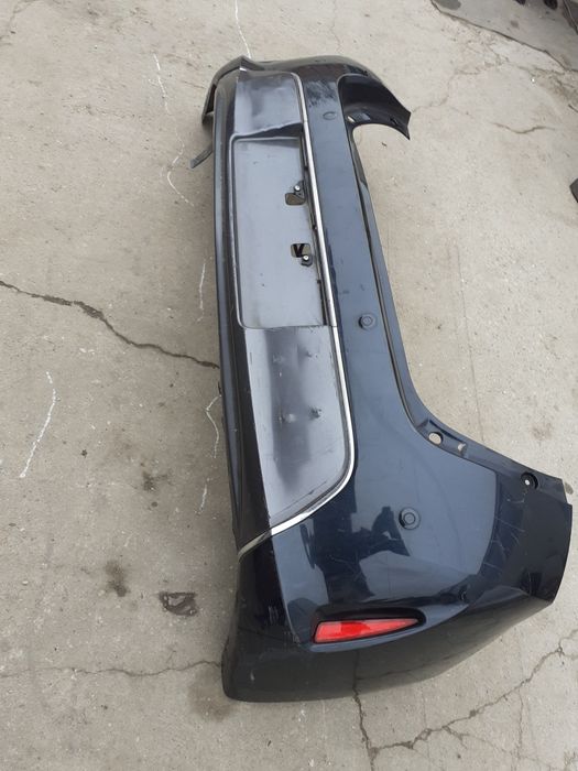 Bara spate cu senzori de parcare toyota auris hybrid an 2014