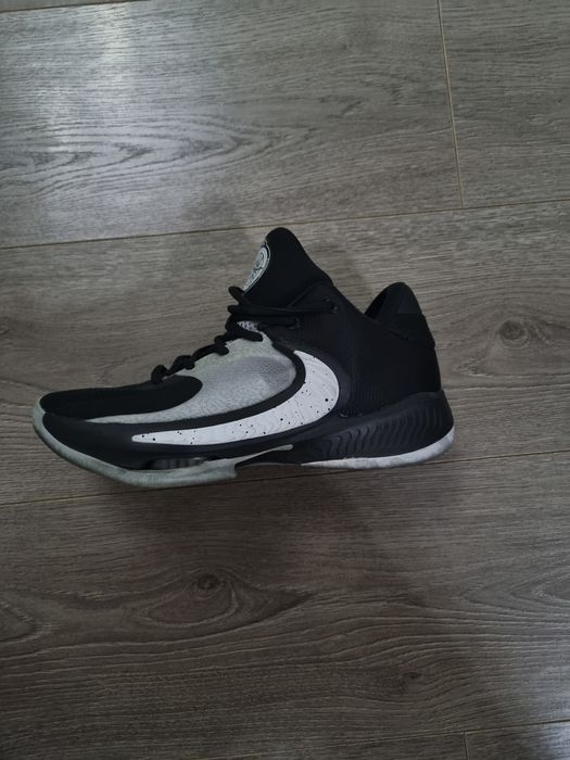 Nike zoom freak 4