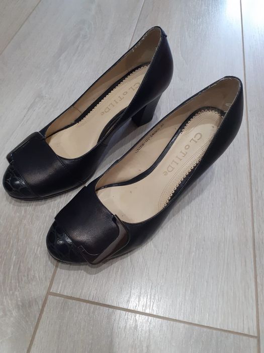 Продам туфли женские