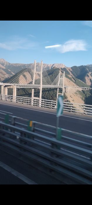 Хитойи Хоргоз бозорига рейсимиз бор автобусда.