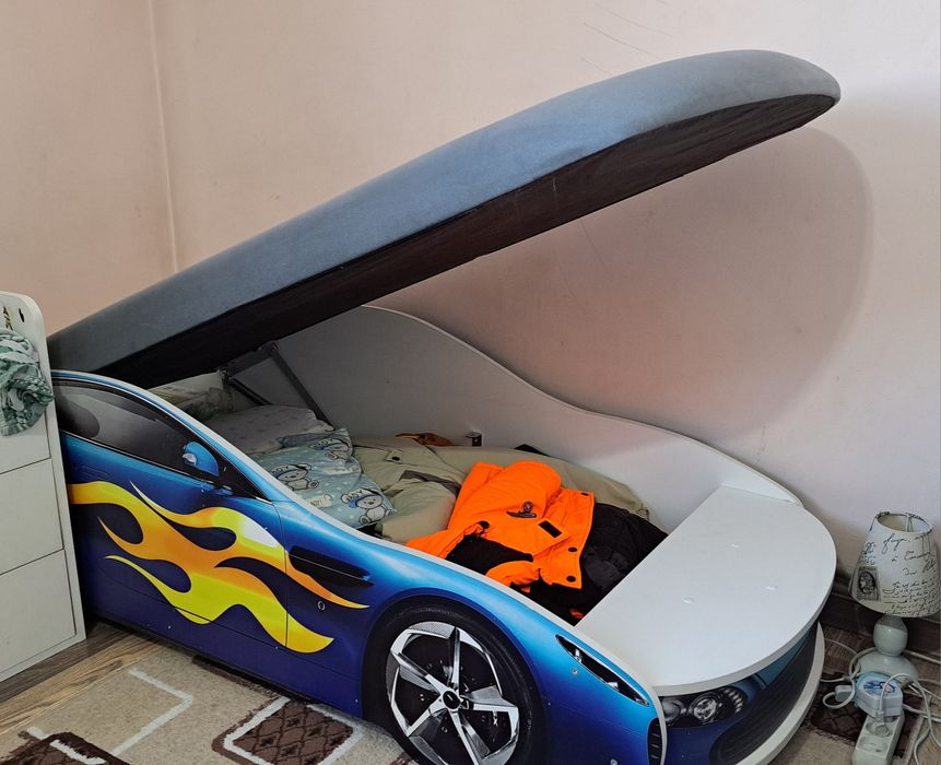 Детская кровать-машина (для мальчика)