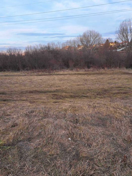 Продавам парцел в с. Лозен